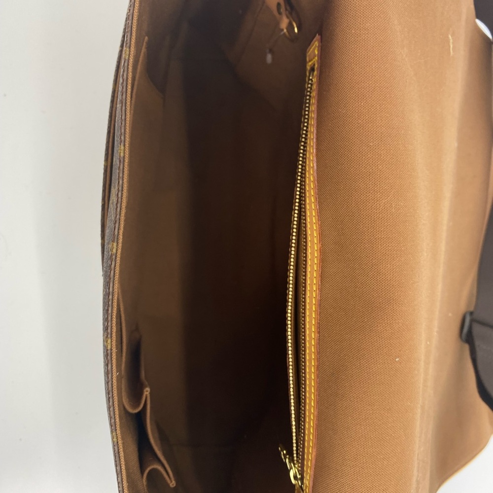 Louis Vuitton Bastille Messenger bag - Picture 9 of 14